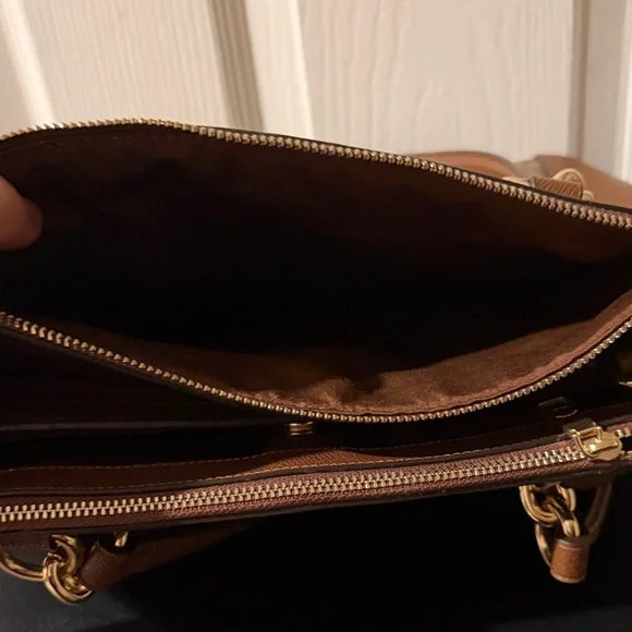 Coach Tan and Brown Signature Shoulder Bag - Never Used - Picture 4 of 7